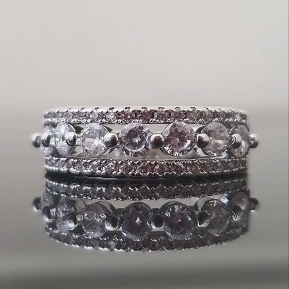 Pretty Silver Designer Woman Ring - Picture 5 of 7